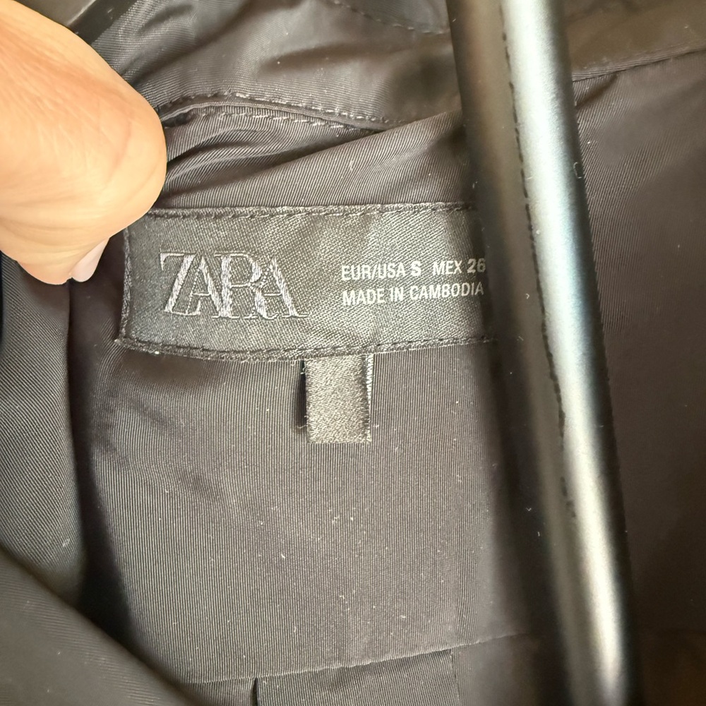 Zara Black Midi Skirt - Flowing A-Line Style - Picture 7 of 8